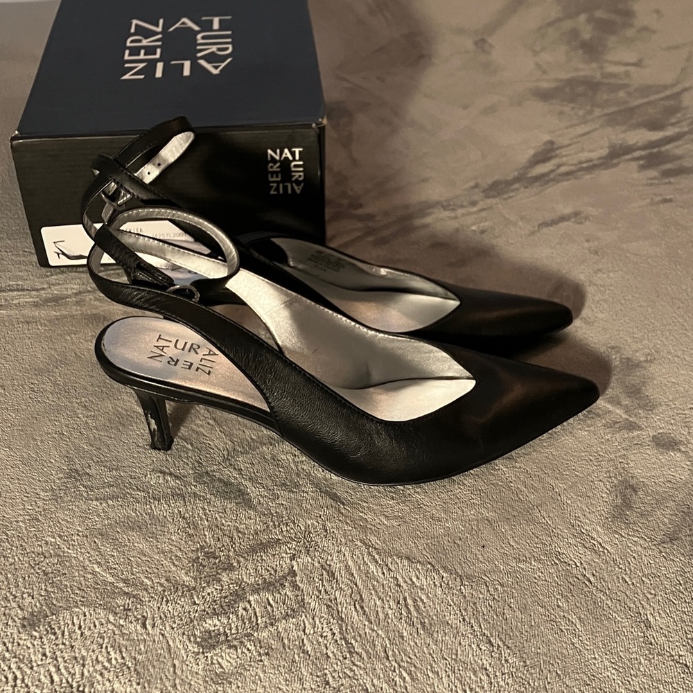 Naturalizer Black Pointed Slingback Kitten Heel Pumps